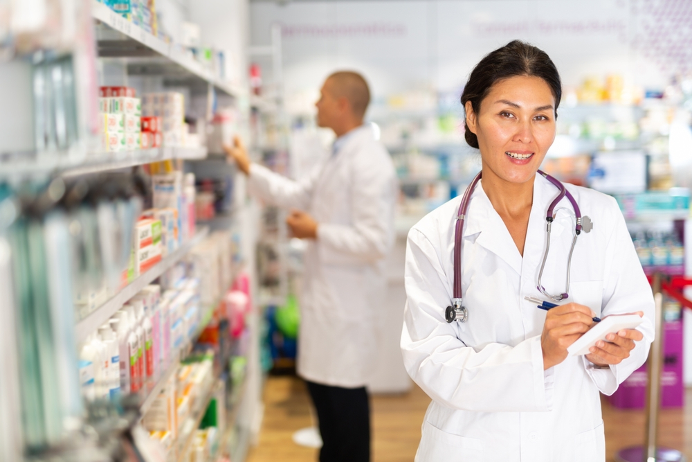 Healthcare providers collaborating with compounding pharmacies in Johns Creek.